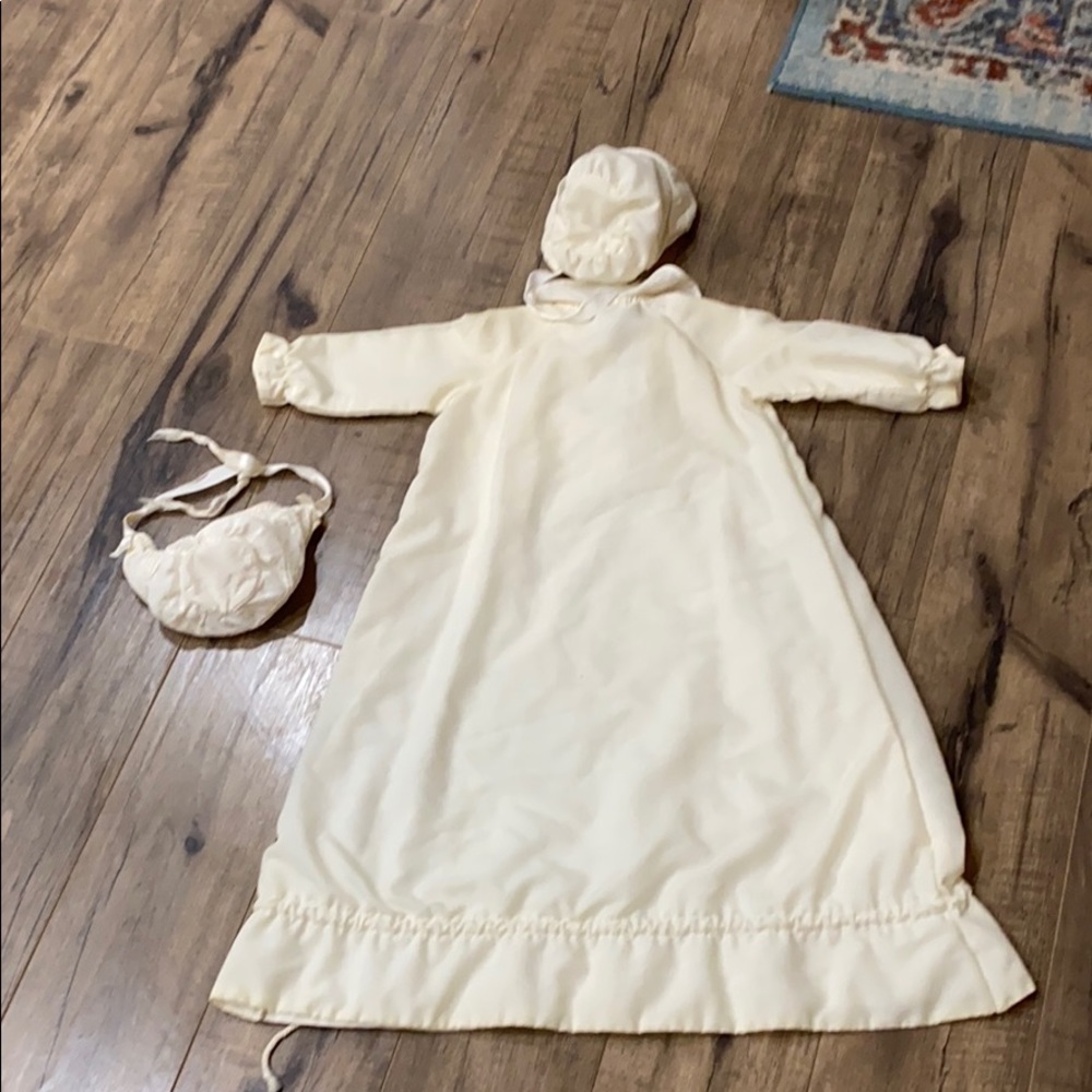 Gawn  .hat and bag Baptist dress .